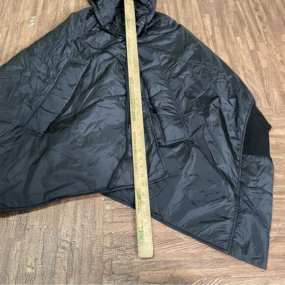 Aakasha Asymmetric Quilted Black Hooded Poncho Waterproof Windproof Shawl A07521 - Picture 6 of 8